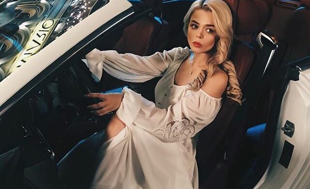 Гросу показала всю себя в постели и сразила сеть: Сонная фотосессия