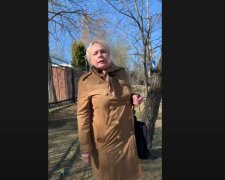"Я стала жертвой": россиянка разорвала украинский флаг и набросилась с оскорблениями на украинку в Швеции