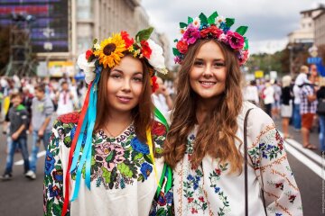 Американское СМИ объявило вышиванку трендом нынешнего лета