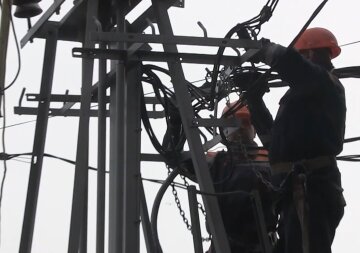 Графіки відключення світла в Дніпропетровській області на 10 січня