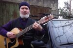 Український священик написав пісню про бездоріжжя і прославився в мережі, відео: "Слідом за воронкою знову яма"