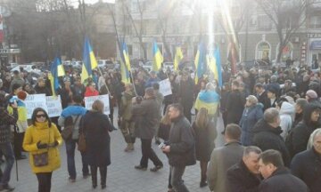 На митинге против блокады Донбасса произошла стычка — фото