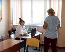 Гуманітарна допомога пенсіонерам в Одесі