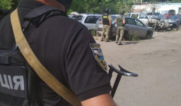 Мужчина угрожает устроить взрыв в Полтаве, есть заложник: детали и кадры с места ЧП