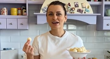 Райська насолода: "Мастер Шеф" Глінська дала рецепт цукерок "Рафаелло" в домашніх умовах