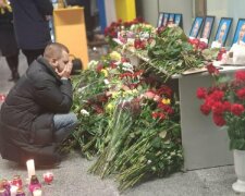 "Пам'ятаю і люблю": чоловік Юлії, яка розбилася в авіакатастрофі в Ірані, не відходить від її портрета