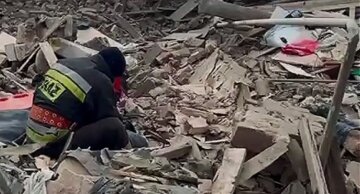 Это самое страшное: спасатель выехал на вызов, а оказался на руинах дома, в котором была его семья