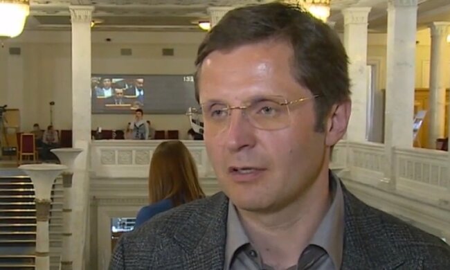 Андрей Холодов объяснил, как табачные производители обманули президента: "Прошел ровно год..."