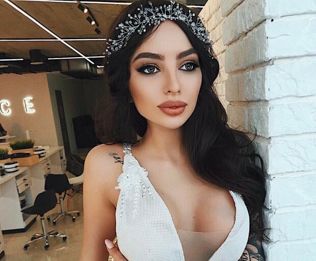 Алена Омович