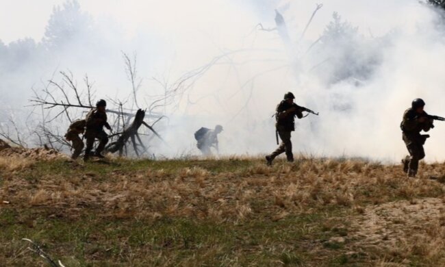 "Открыт огонь из гранатометов": жаркие бои развернулись на Донбассе, боевики ударили по защитникам Украины