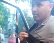 Водитель ритуальных услуг прославился после кражи в Одессе, видео позора: "забрал у покойника"