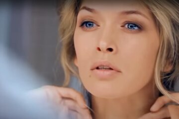 Вера Брежнева в космическом наряде нырнула в виртуальную реальность: "Из будущего девчуля!"