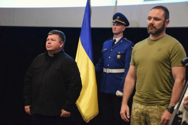 У Подільському районі передали державні нагороди родинам полеглих Героїв