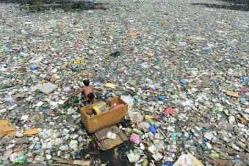 пластиковый мусор в море