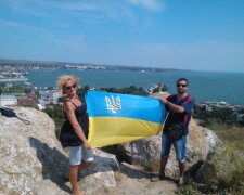 фото с флагом украины в крыму