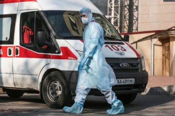 "Зеленский говорил, что это не бедность": зарплата обычного фельдшера ошеломила украинцев