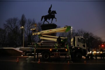 демонтаж пам'ятника Миколі Щорс