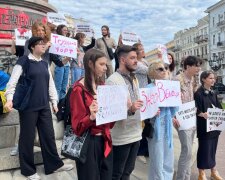 "Екатерина - Путин": в Одессе протестуют против памятника императрице, фото