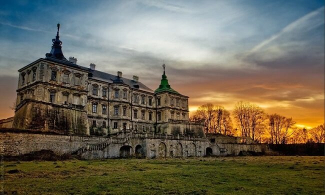 Самые загадочные замки Украины (фото)