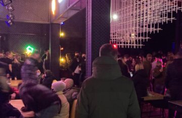 У київському клубі влаштували бурхливу гулянку в розпал карантину: божевільні кадри