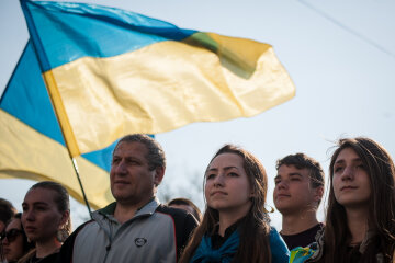 митинг протест украина флаг