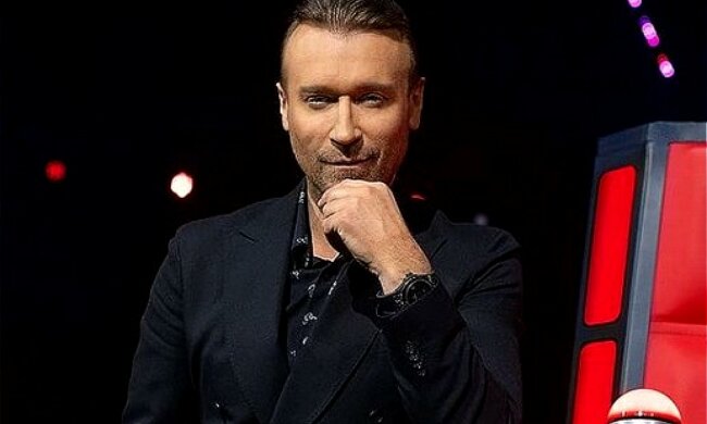 Олег Винник из "Голоса країни" в узких джинсах заинтриговал приятным событием: "Похож на Осадчую..."