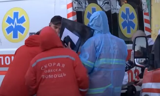 "Хто ж тоді буде лікувати хворих?": в Одесі панікують через катастрофу з коронавірусом, відео