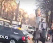 Таксисти влаштували бійку в центрі Одеси: бійня потрапила на відео