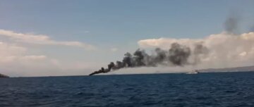 Круїзний лайнер палає біля берегів Греції: що відомо про долю сотень пасажирів і екіпажу