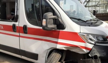 "Везли маму с ребенком": в Харькове авто с медиками угодило в жуткую аварию, кадры