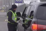 В Киеве пьяный "в хлам" водитель протаранил авто и улегся на дорогу: "послал всех полицейских и..."