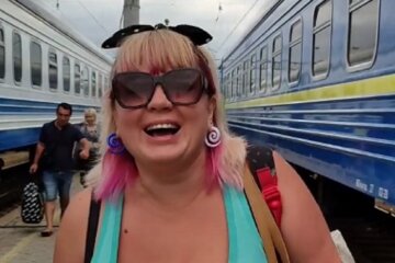 Украинка с 15-м размером показала совсем юную себя в купальнике, бюст успел подрасти: "Узнали?"