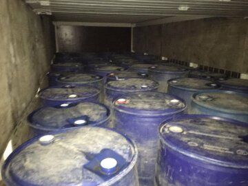 СБУ отобрала восемнадцать тонн контрафактного спирта (фото)