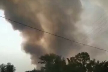 Масштабна пожежа охопила школу, будівля фактично зруйнована: кадри з місця НП