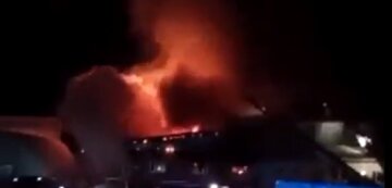 Мощный пожар вспыхнул под Москвой: через дорогу изготовляют "Искандеры"