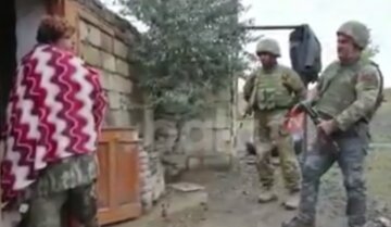 "Добро пожаловать домой": как армяне встретили азербайджанских солдат в Нагорном Карабахе, видео
