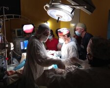 На Львівщині до лікарні потрапив підліток із цвяхом у легені: що сталося