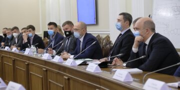 Держбюджет-2021 затвердили в Кабміні: з'ясувалося, що буде з зарплатами і пенсіями українців