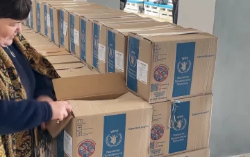 Безкоштовні продукти для ВПО та пенсіонерів у Харкові