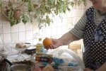 Безкоштовні продукти для ВПО та пенсіонерів у Харкові