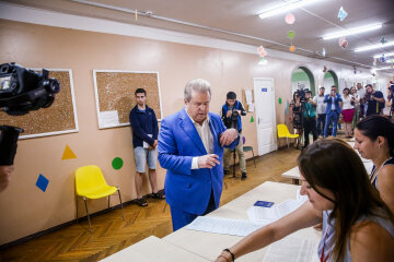 Поплавский заявил, что отдал свой голос «за мир и возрождение украинского села»