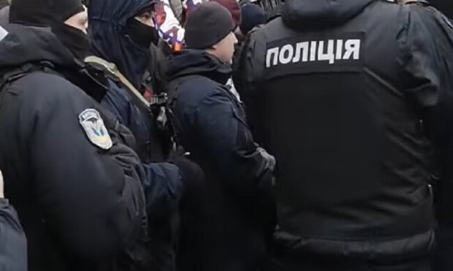 Озброєний до зубів підліток розгулював під Одесою: "Придбав в Інтернеті"