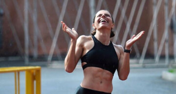 Гнучка Бех-Романчук в крихітному топі насолодилася спекотним тренуванням: "Одне задоволення"