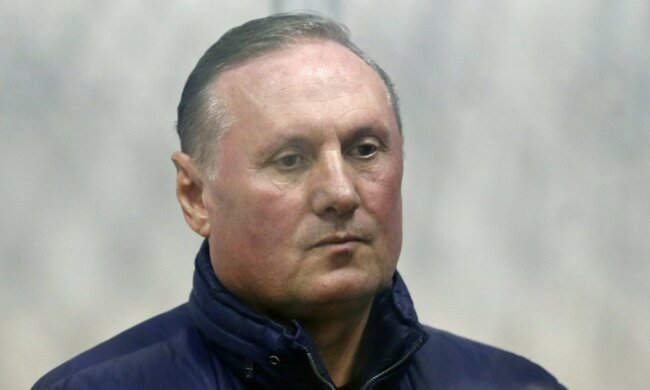 Александр Ефремов