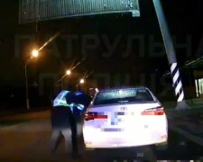 Полицейские по всей Одессе гонялись за молодчиком на Toyota: "сбил патрульного", видео