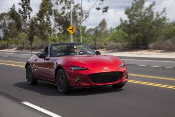 Mazda представила світу новий дизайн легендарного авто: перші фото