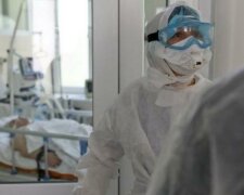 Кількість жертв вірусу на Дніпропетровщині перевалила за 9 тисяч: тривожні дані по області