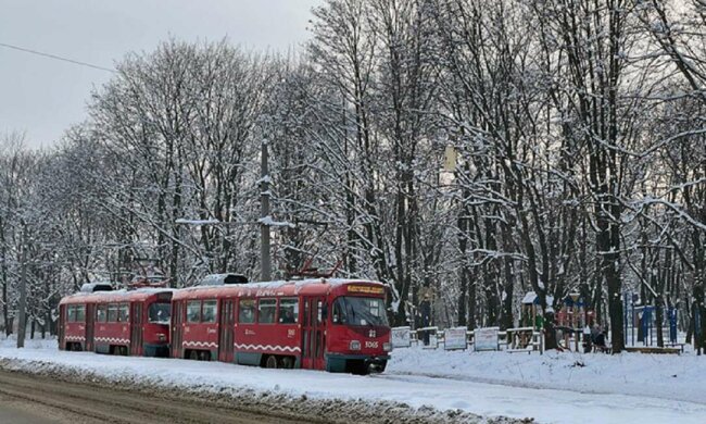 Аварія з мережами призвела до зупинки трамваїв у Дніпрі: термінове попередження