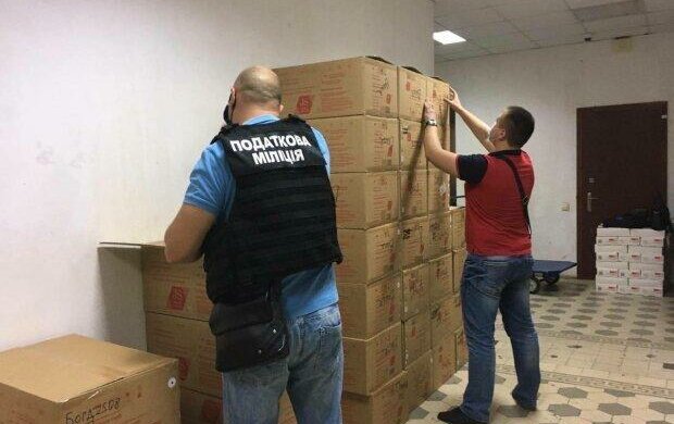 На Харківщині влаштували "штампування" липових тестів на китайський вірус: "поставлені в лікарні і..."