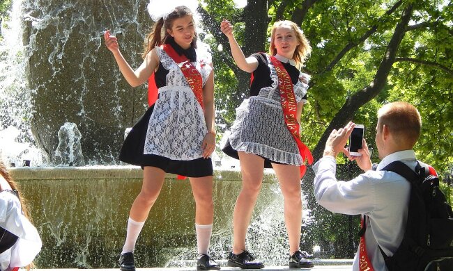 выпускники